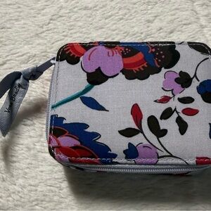 NWOT Vera Bradley Vineyard Floral Travel Pill Case Organizer